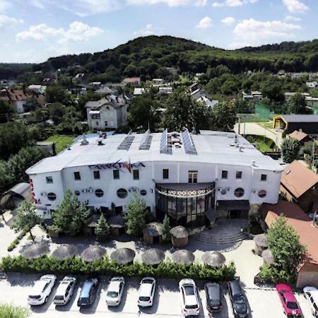 Hotel Galaktika Vynnyky 외부 사진