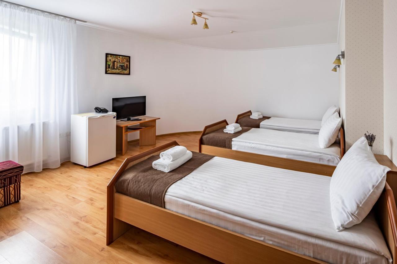 Hotel Galaktika Vynnyky 외부 사진