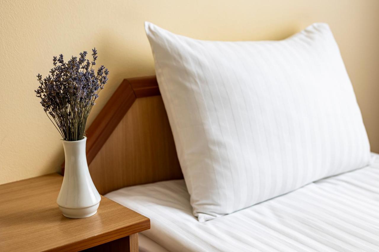 Hotel Galaktika Vynnyky 외부 사진