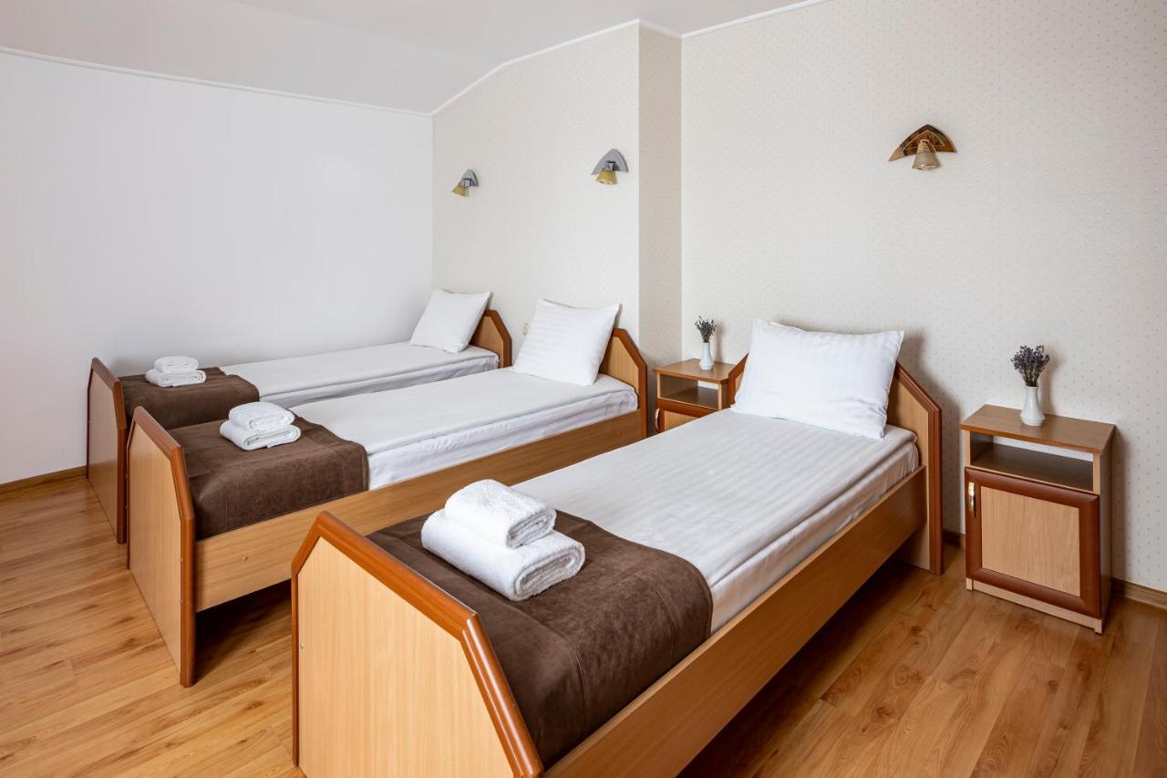 Hotel Galaktika Vynnyky 외부 사진