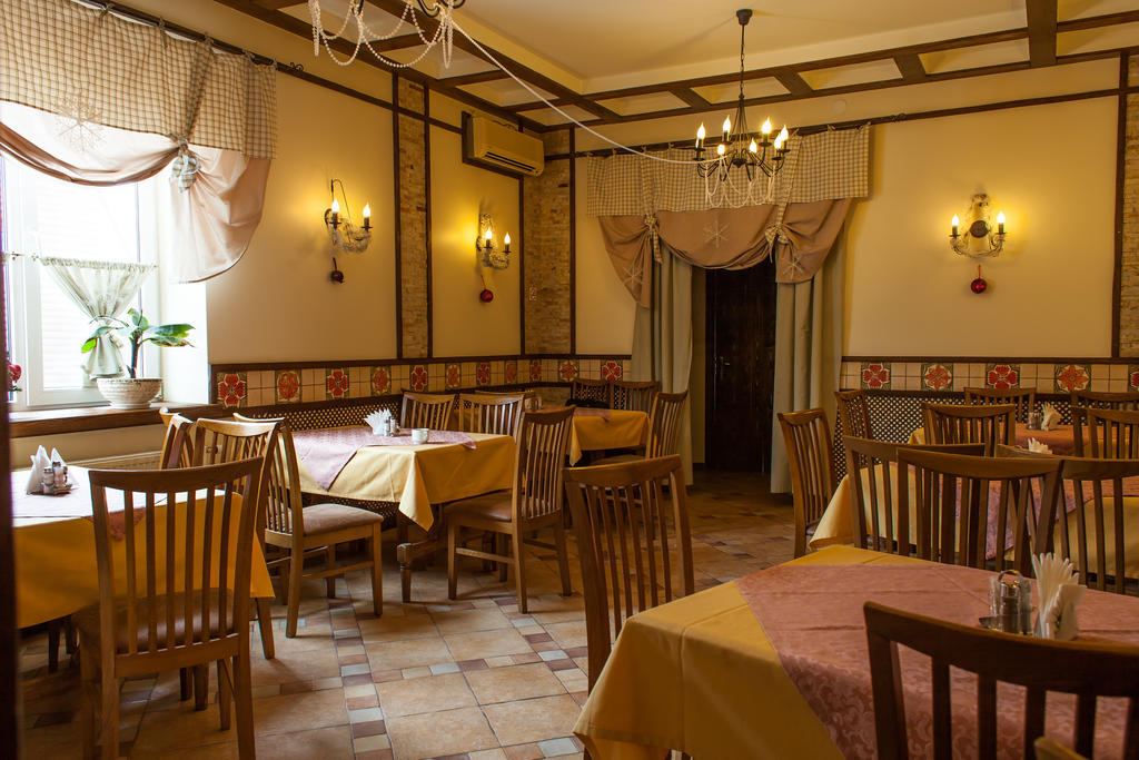 Hotel Galaktika Vynnyky 외부 사진